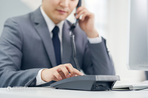 商務(wù)男士電話咨詢的實(shí)操指南與注意事項(xiàng)
